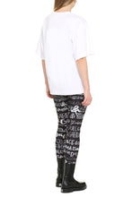 Load image into Gallery viewer, Diva patch T-shirt

