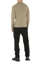 Load image into Gallery viewer, Turtleneck wool pullover
