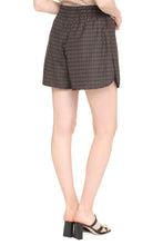 Load image into Gallery viewer, Techno fabric shorts
