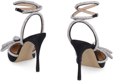Load image into Gallery viewer, Double Bow satin pumps

