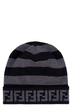 Load image into Gallery viewer, Knitted beanie
