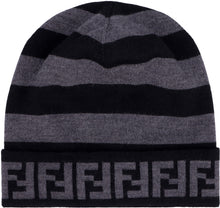 Load image into Gallery viewer, Knitted beanie
