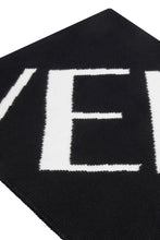 Load image into Gallery viewer, Wool scarf with logo intarsia
