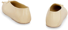 Load image into Gallery viewer, Leather pointy-toe ballet flats
