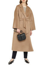 Load image into Gallery viewer, Labbro cashmere coat
