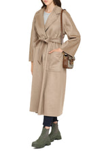 Load image into Gallery viewer, Labbro cashmere coat
