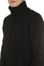 Load image into Gallery viewer, Large long sleeve turtleneck
