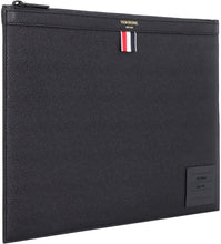 Load image into Gallery viewer, Logo detail flat leather pouch
