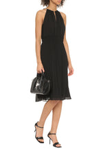 Load image into Gallery viewer, Crepe-cady dress
