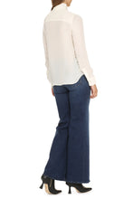 Load image into Gallery viewer, Silk blend blouse
