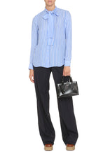 Load image into Gallery viewer, Silk blend blouse
