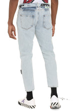 Load image into Gallery viewer, Belted slim fit jeans

