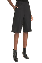 Load image into Gallery viewer, Wool bermuda-shorts
