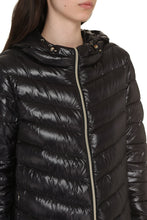 Load image into Gallery viewer, Resort hooded down jacket
