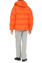Load image into Gallery viewer, Cloud zip and snap button fastening down jacket
