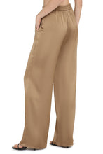 Load image into Gallery viewer, Satin trousers
