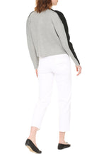 Load image into Gallery viewer, V neck pullover
