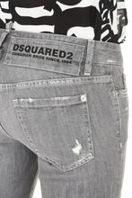 Load image into Gallery viewer, Jennifer Cropped jeans
