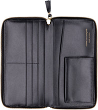 Load image into Gallery viewer, Leather zip around wallet
