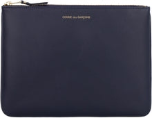 Load image into Gallery viewer, Logo detail flat leather pouch
