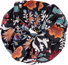 Load image into Gallery viewer, Giga printed twill scrunchie
