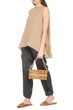 Load image into Gallery viewer, Sleeveless linen top
