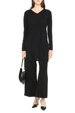 Load image into Gallery viewer, Uncino V-neck knit pullover
